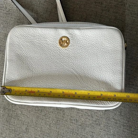 Michael Kors White Crossbody Camera Leather Ginny Small bag NEW gold hardware - Picture 8 of 10